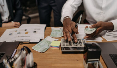 Why Hiring a Financial Advisor Can Save You Money 1