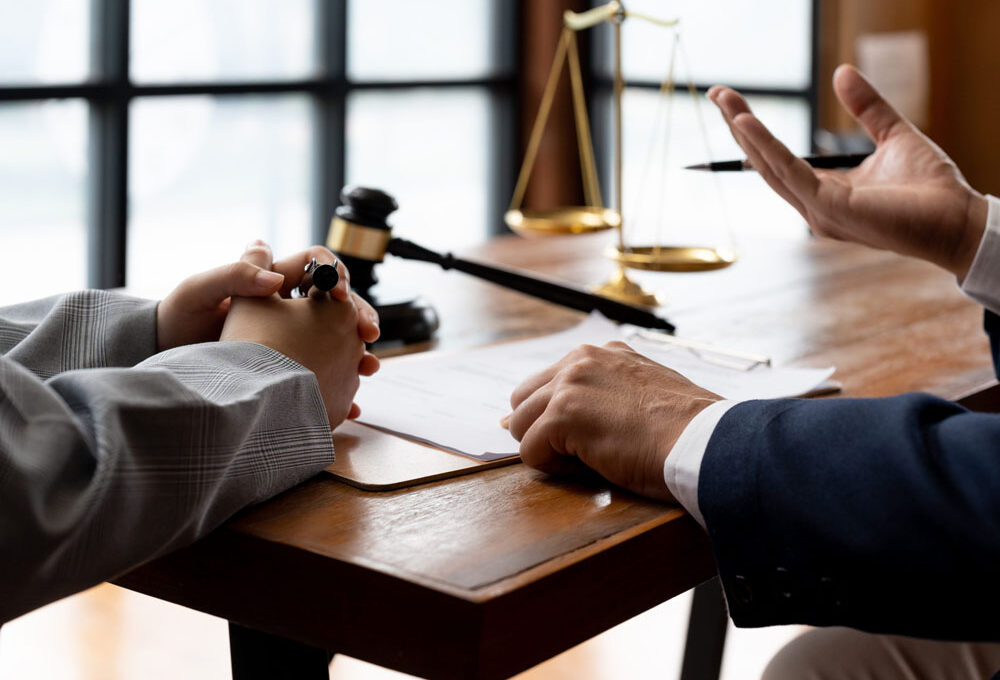 Local vs International Corporate Business Lawyers