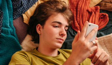 Social Media Affects Teen Self Esteem