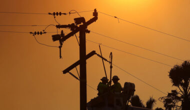 Why Do Power Grids Overload During Extreme Weather