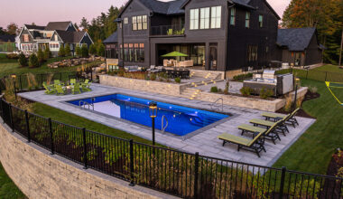 How to Design a Backyard Around a Swimming Pool