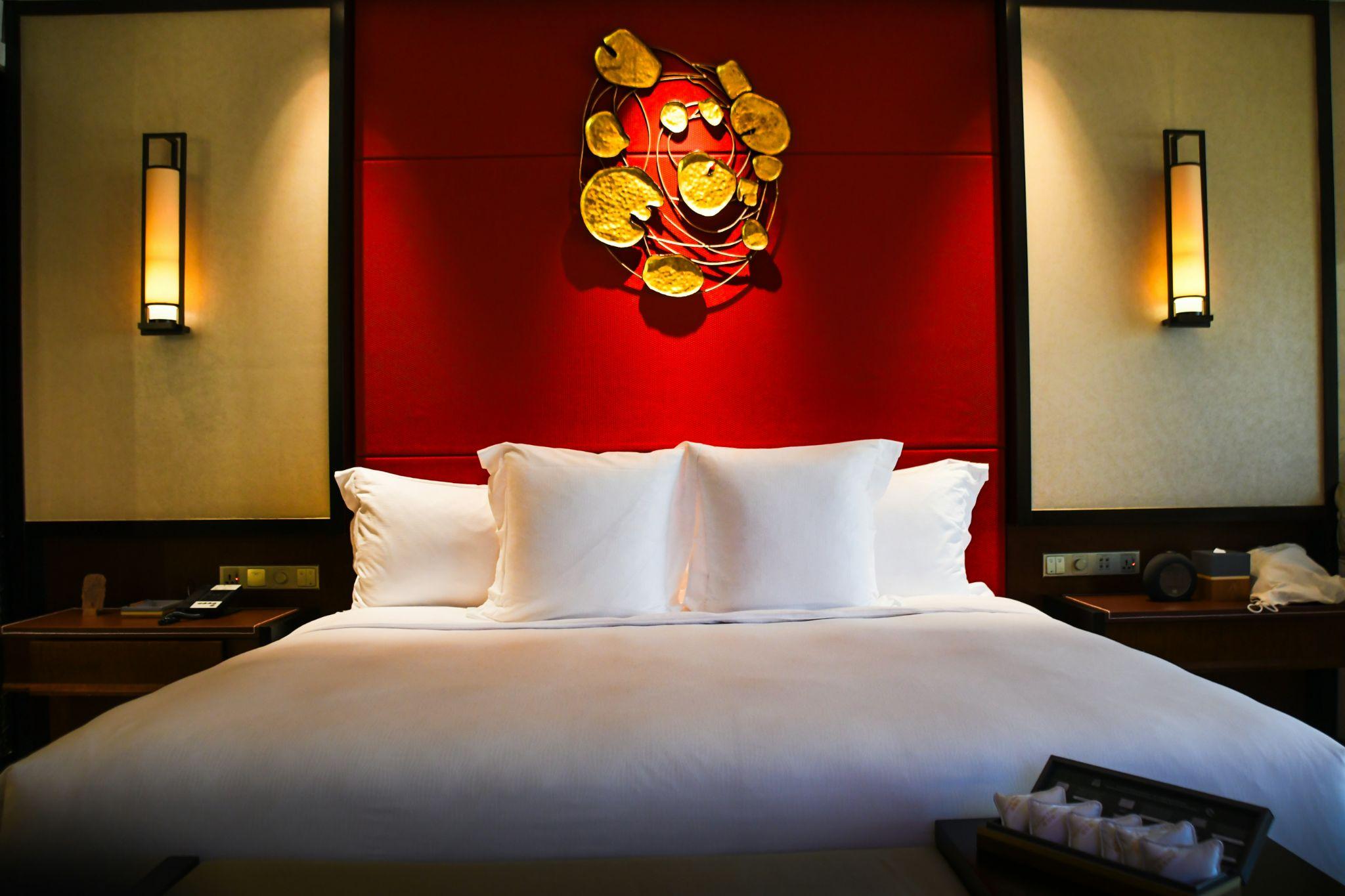 What Makes a Hotel Room Feel Expensive Even When It Isnt 2