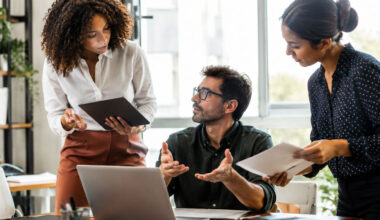 5 Signs Your Business Software Systems Arent Talking to Each Other