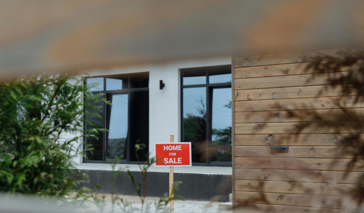 Common Reasons People Decide to Sell Their Homes