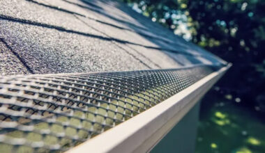 How Seasonal Debris Changes Gutter Performance and What Homeowners Should Watch Each Year