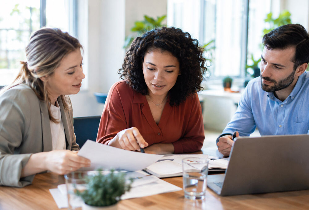 How Small Businesses Can Compare PEO Providers With Confidence