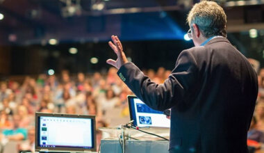 How to Create a Strong Speaker Entrance at a Corporate Event