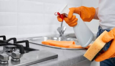 How to Deal With Kitchen Grease That Reappears After Wiping