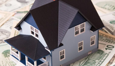 Home Equity Loan vs HELOC Explained