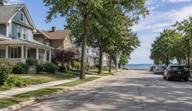 How Kenosha Wisconsin Homeowners Can Compare a Fast Sale With a Traditional Listing