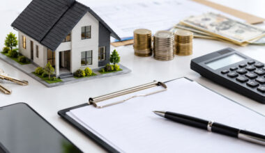 How Much Does It Cost to Start a Career in Real Estate